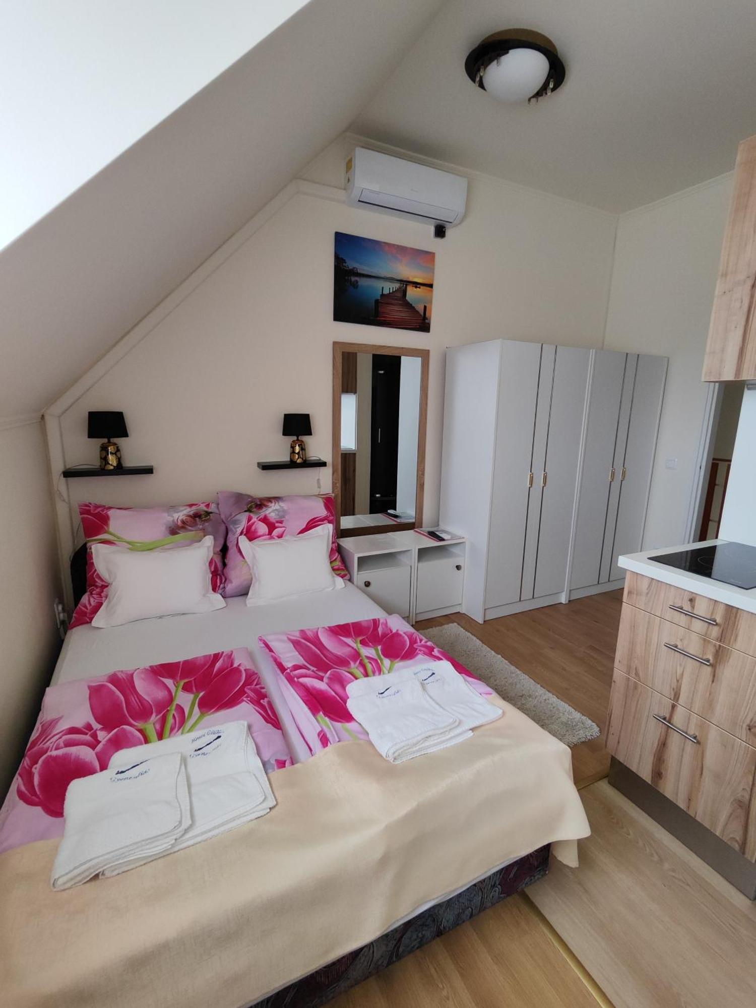 Havasi Ueduelohaz Appartement Gyenesdiás Buitenkant foto
